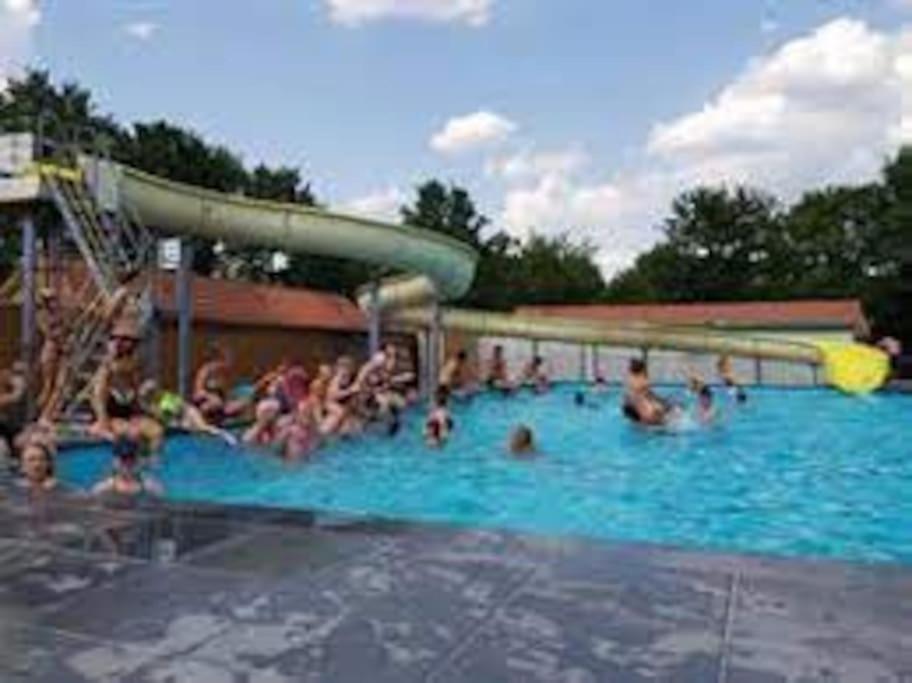 Chalet 14 Met Airco Familiecamping De Tien Heugten Schoonloo Drenthe Bagian luar foto