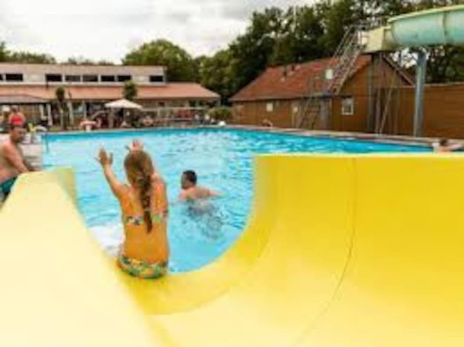 Chalet 14 Met Airco Familiecamping De Tien Heugten Schoonloo Drenthe Bagian luar foto