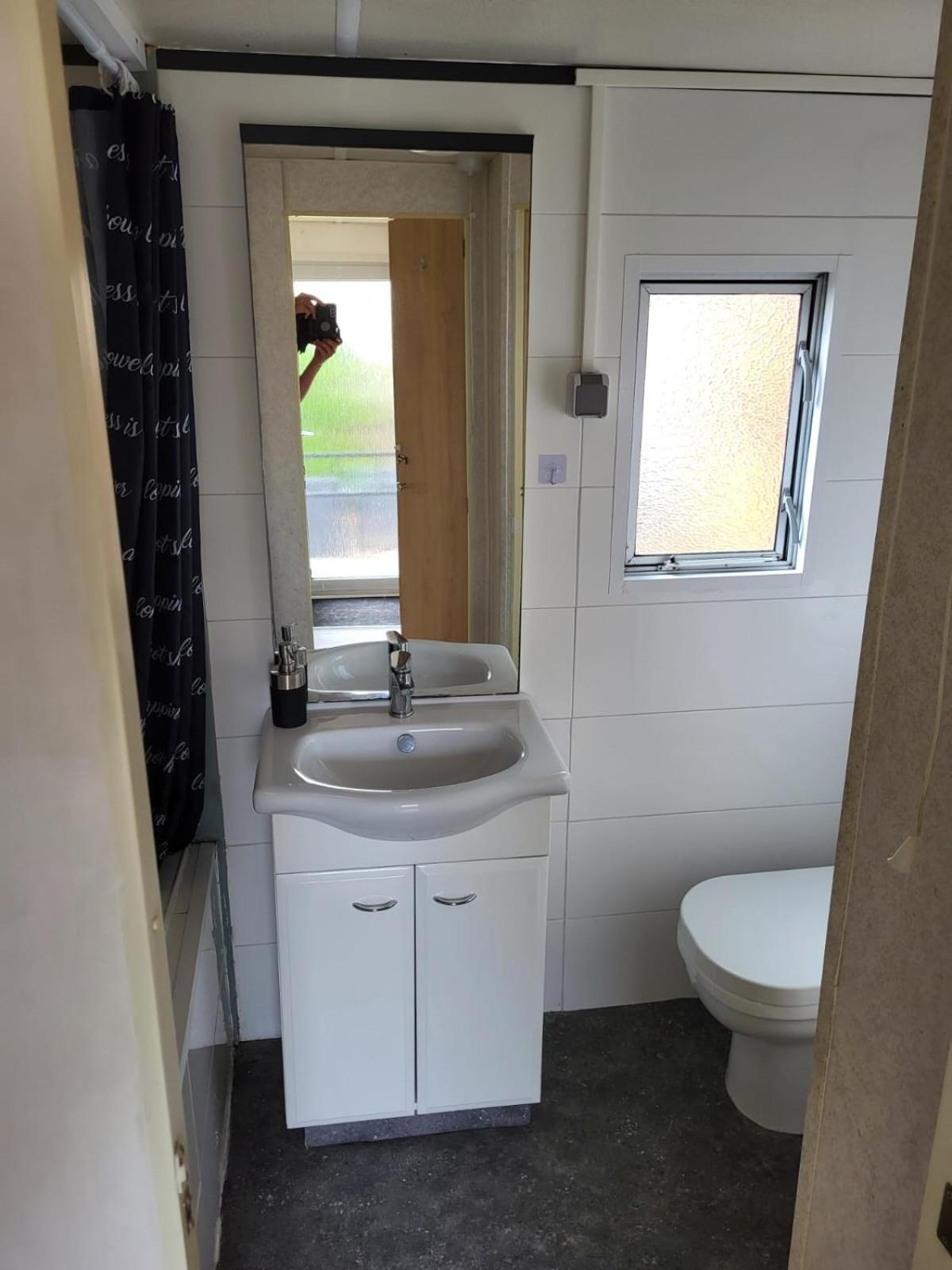Chalet 14 Met Airco Familiecamping De Tien Heugten Schoonloo Drenthe Bagian luar foto