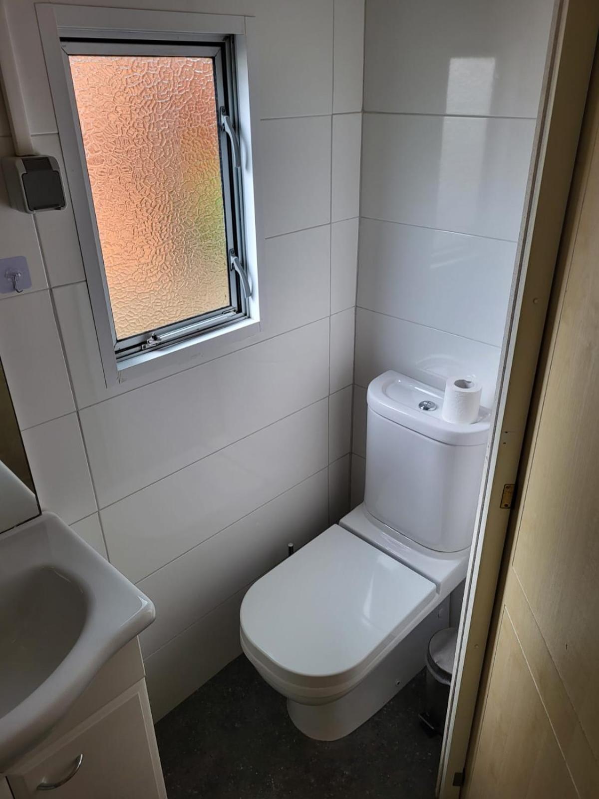Chalet 14 Met Airco Familiecamping De Tien Heugten Schoonloo Drenthe Bagian luar foto